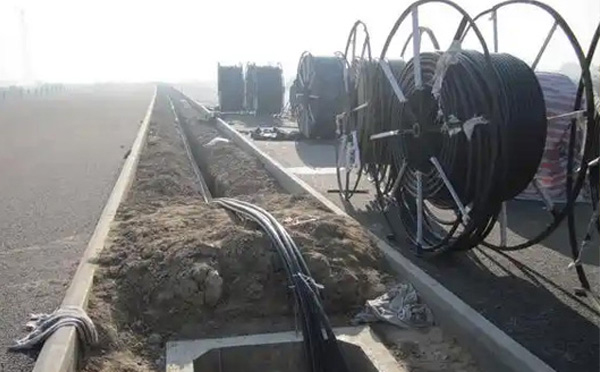 现代通信网络建设指南:成县光缆施工全流程技术解析与质量控制 现代通信网络建设指南:成县光缆施工全流程技术解析与质量控制